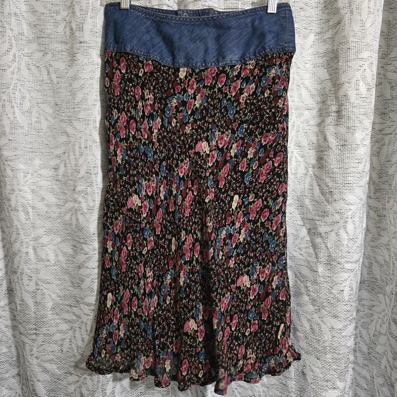 Vintage Faded Glory Floral Skirt with Denim Waistband - Picture 4 of 6